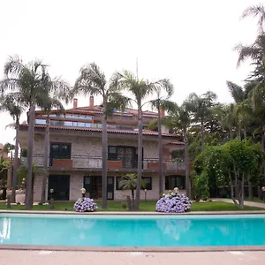 https://boutique-villa-etna-damare.sicilyhotelsitaly.net