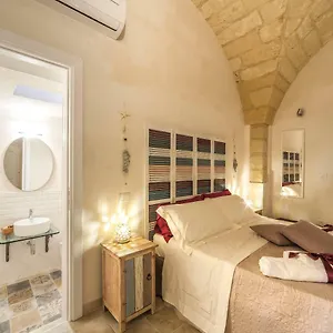 https://la-luna-in-cortile.lecce-hotels.com